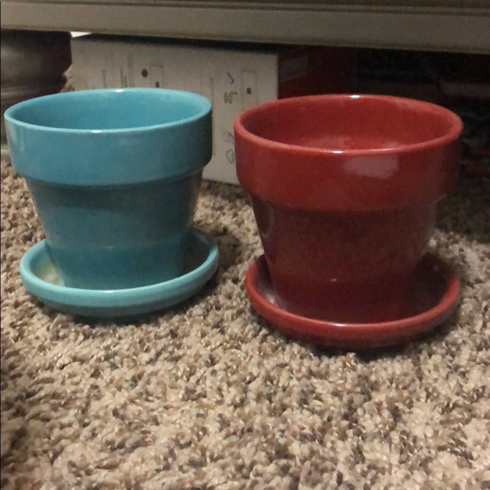 2 Planting pots